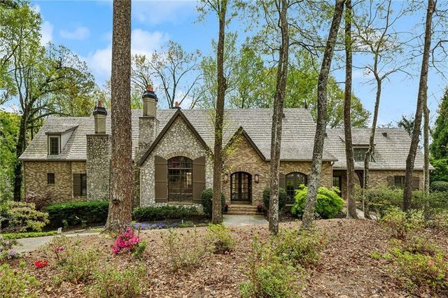 105 Kingston Manor, Atlanta, GA 30342