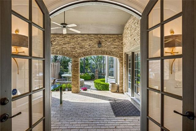 105 Kingston Manor, Atlanta, GA 30342