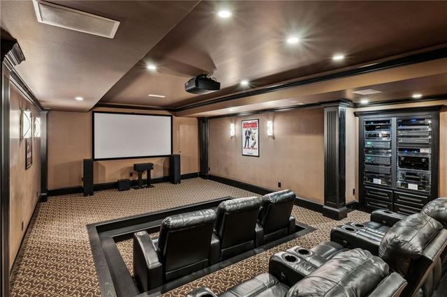 105 Kingston Manor, Atlanta, GA 30342