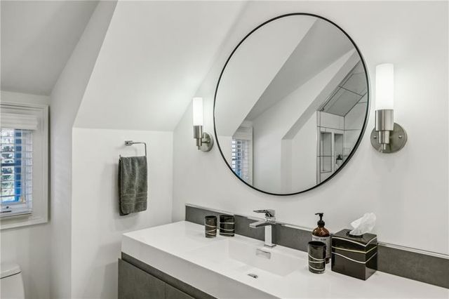 105 Kingston Manor, Atlanta, GA 30342