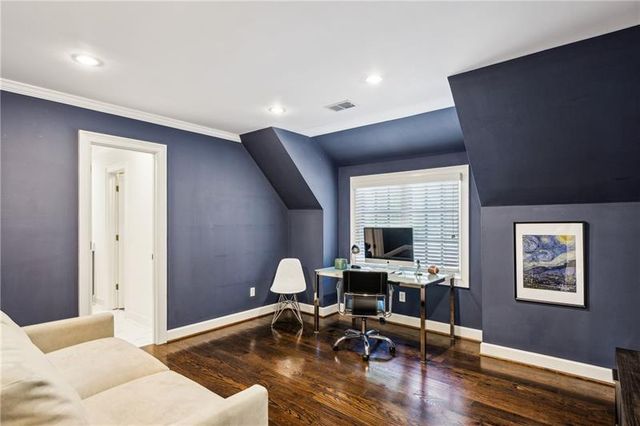 105 Kingston Manor, Atlanta, GA 30342