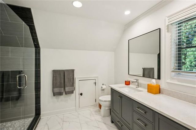 105 Kingston Manor, Atlanta, GA 30342