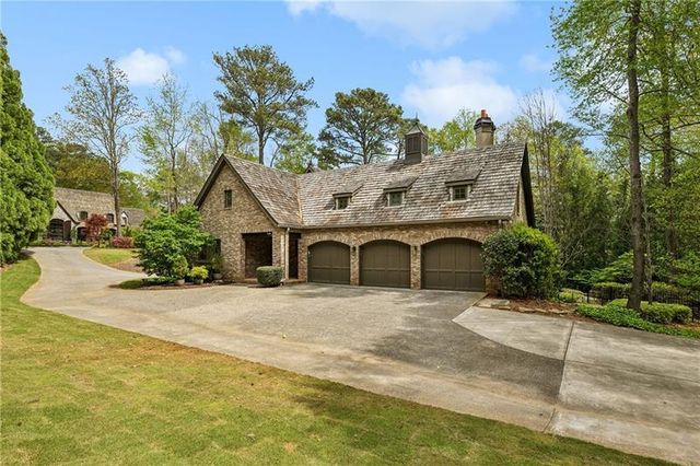 105 Kingston Manor, Atlanta, GA 30342