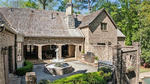 105 Kingston Manor, Atlanta, GA 30342