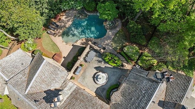 105 Kingston Manor, Atlanta, GA 30342