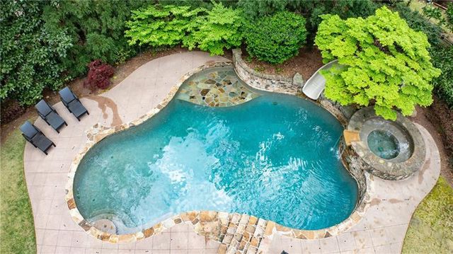 105 Kingston Manor, Atlanta, GA 30342