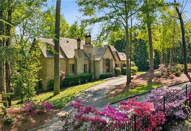 105 Kingston Manor, Atlanta, GA 30342