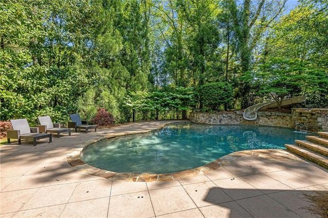 105 Kingston Manor, Atlanta, GA 30342