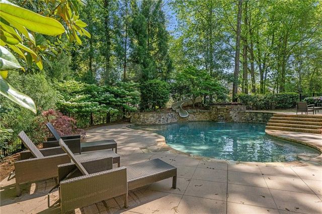 105 Kingston Manor, Atlanta, GA 30342