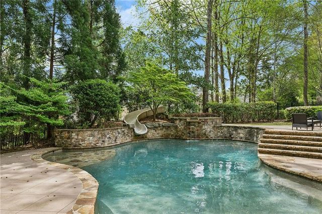 105 Kingston Manor, Atlanta, GA 30342