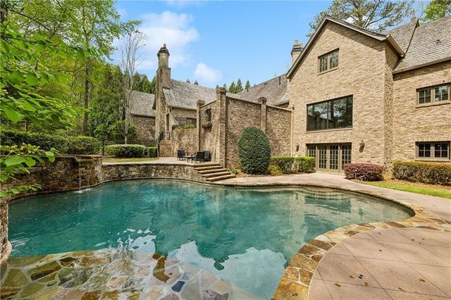 105 Kingston Manor, Atlanta, GA 30342