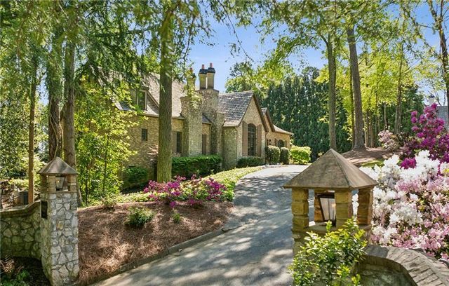 105 Kingston Manor, Atlanta, GA 30342