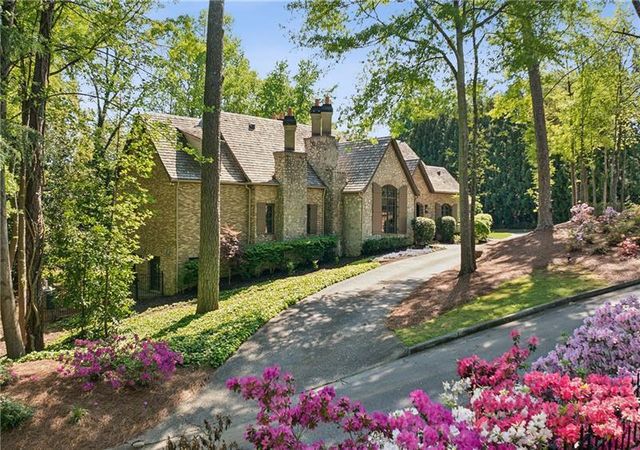 105 Kingston Manor, Atlanta, GA 30342