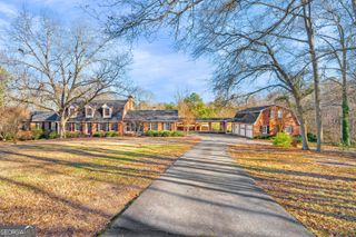 70 Lakeshore Drive, Hartwell, GA 30643