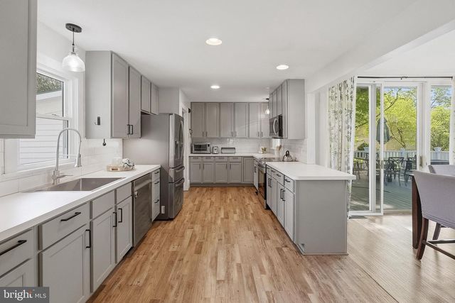 9026 SUDLEY RD, Manassas, VA 20110
