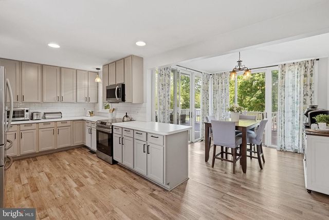 9026 SUDLEY RD, Manassas, VA 20110