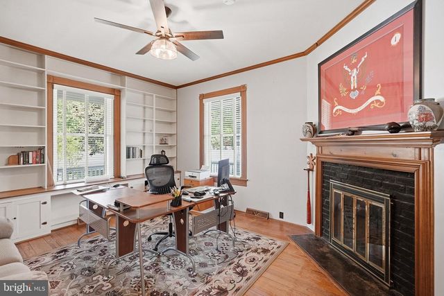 9026 SUDLEY RD, Manassas, VA 20110