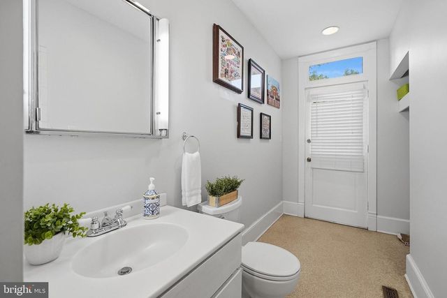 9026 SUDLEY RD, Manassas, VA 20110