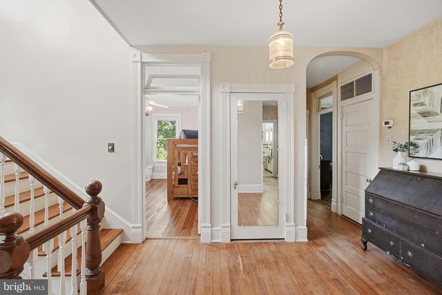 9026 SUDLEY RD, Manassas, VA 20110
