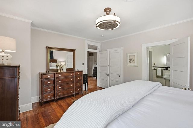 9026 SUDLEY RD, Manassas, VA 20110