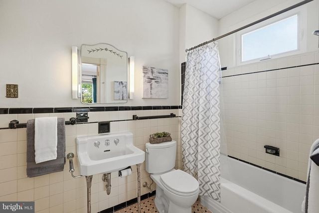 9026 SUDLEY RD, Manassas, VA 20110