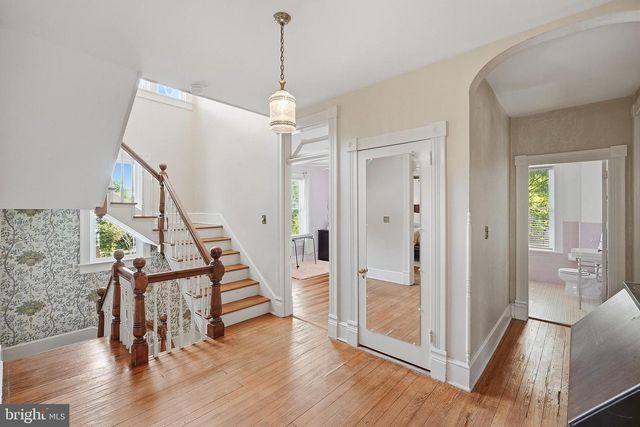 9026 SUDLEY RD, Manassas, VA 20110