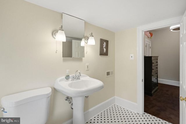 9026 SUDLEY RD, Manassas, VA 20110