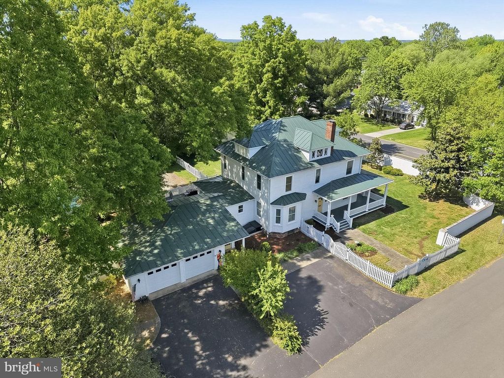 9026 SUDLEY RD, Manassas, VA 20110