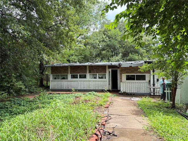 1542 Starlight Drive, St Louis, MO 63135