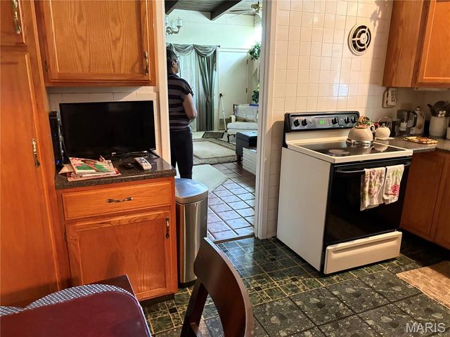1542 Starlight Drive, St Louis, MO 63135