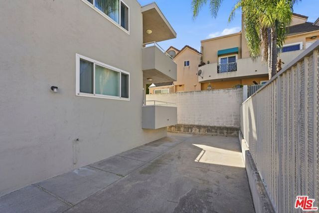 427 E Tamarack Avenue, Inglewood, CA 90301