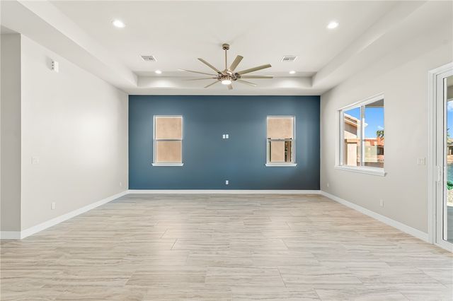 6136 S Via Del Aqua Drive, Fort Mohave, AZ 86426