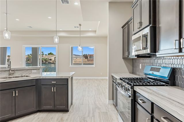 6136 S Via Del Aqua Drive, Fort Mohave, AZ 86426