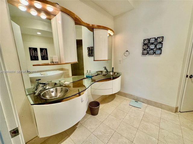 18101 Collins Ave 4302, Sunny Isles Beach, FL 33160