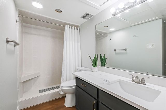 7575 Katy Freeway 101, Houston, TX 77024