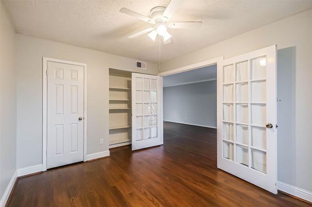 7575 Katy Freeway 101, Houston, TX 77024