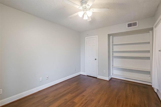 7575 Katy Freeway 101, Houston, TX 77024