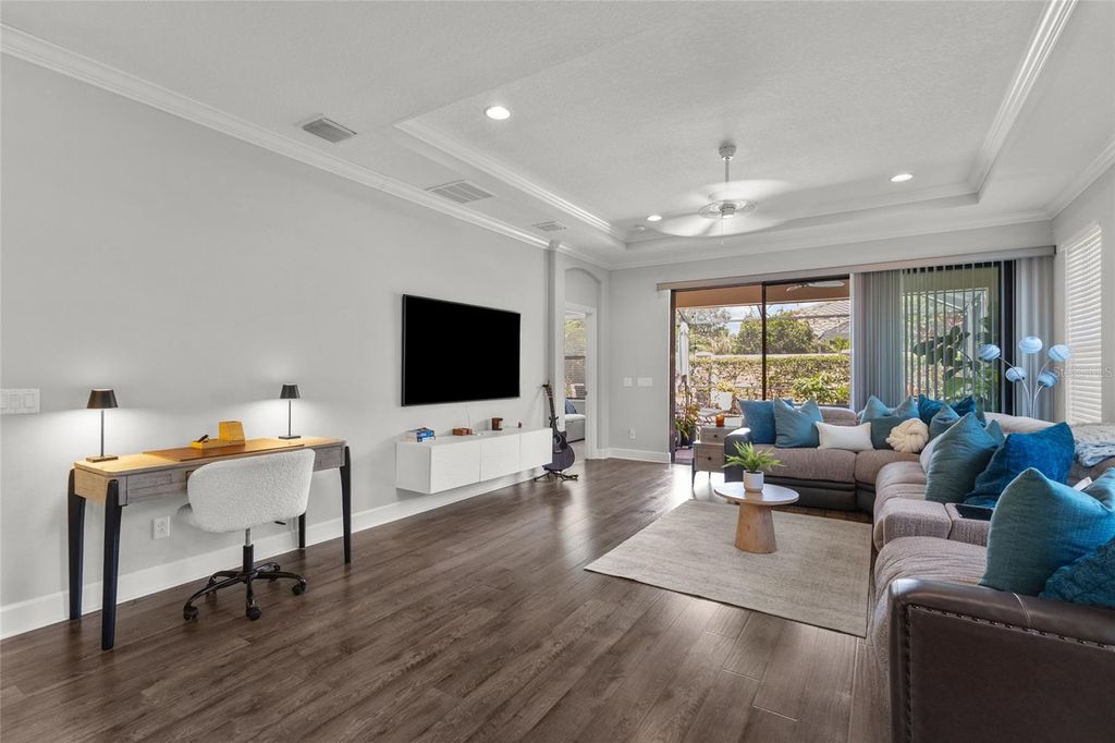 Image 5 of property listing at 5019 SAVONA RUN, Bradenton, FL 34211