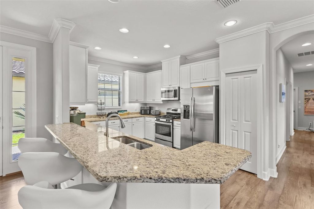 Image 9 of property listing at 5019 SAVONA RUN, Bradenton, FL 34211