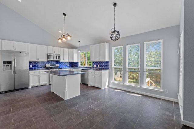 809 Stillhouse SPG, Round Rock, TX 78681