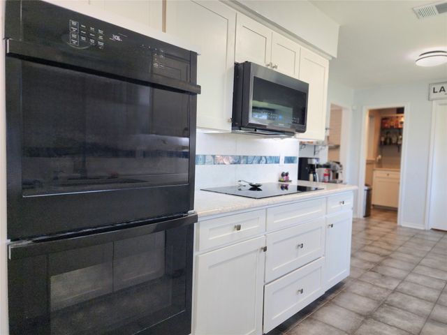 1929 Vista Oaks Drive, Carrollton, TX 75007