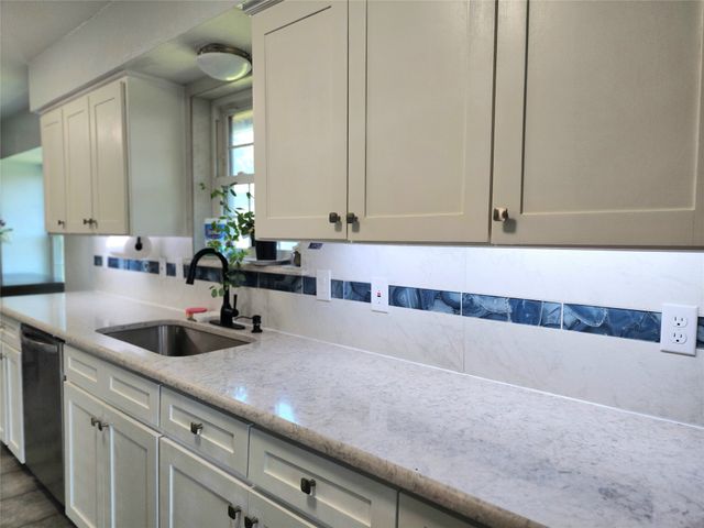 1929 Vista Oaks Drive, Carrollton, TX 75007