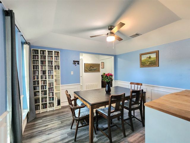 1929 Vista Oaks Drive, Carrollton, TX 75007