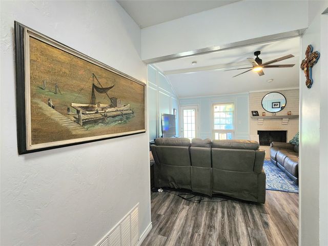 1929 Vista Oaks Drive, Carrollton, TX 75007