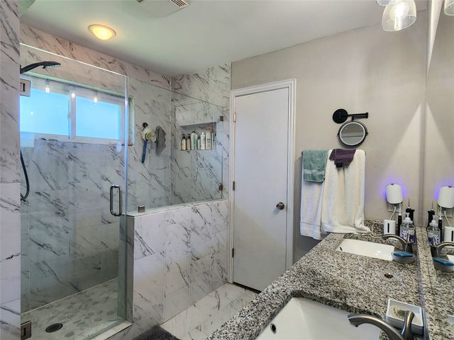 1929 Vista Oaks Drive, Carrollton, TX 75007
