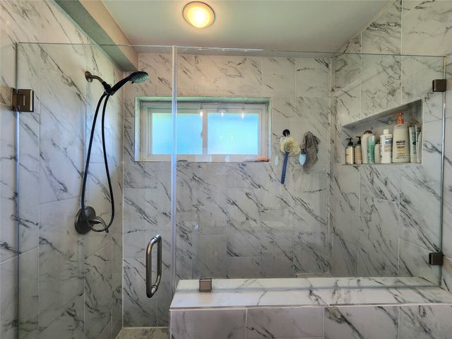 1929 Vista Oaks Drive, Carrollton, TX 75007
