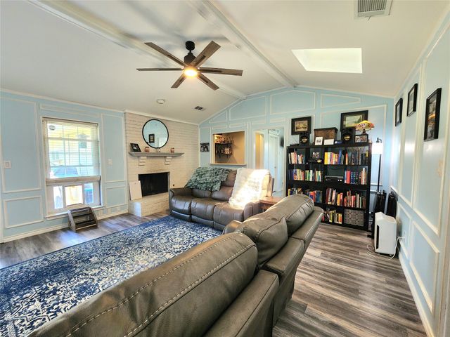 1929 Vista Oaks Drive, Carrollton, TX 75007