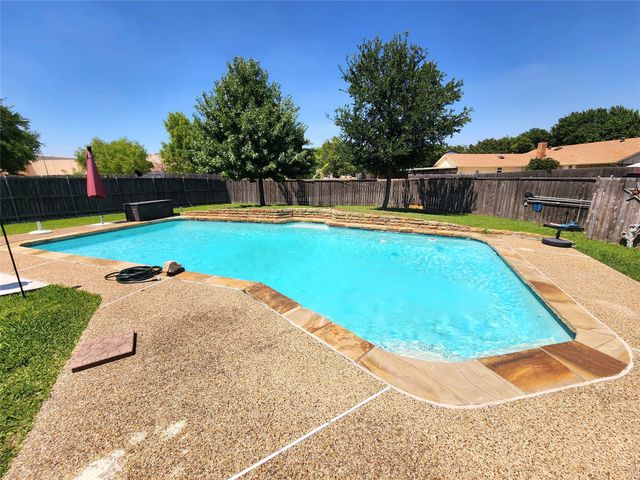 1929 Vista Oaks Drive, Carrollton, TX 75007