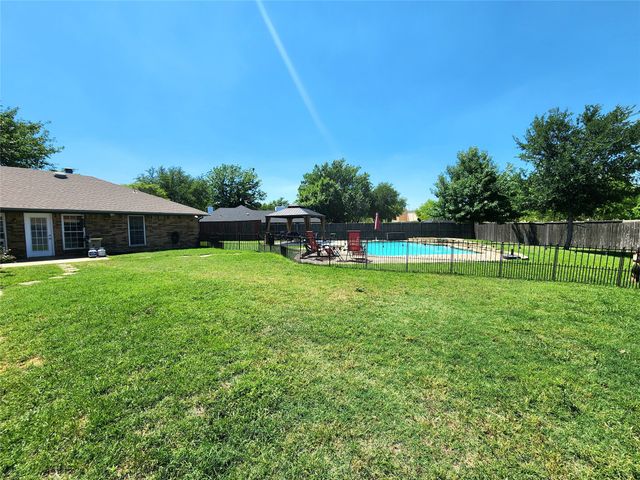 1929 Vista Oaks Drive, Carrollton, TX 75007