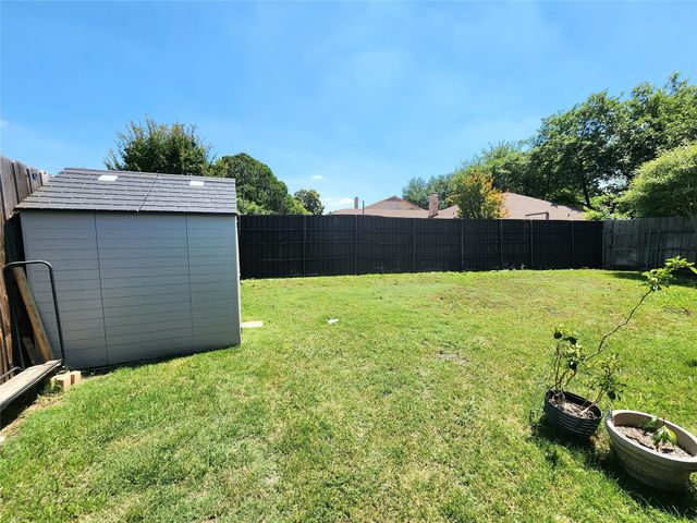 1929 Vista Oaks Drive, Carrollton, TX 75007